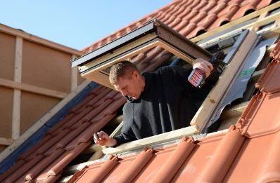 Pose de fenêtres de toit Velux à la Lande-de-Lougé